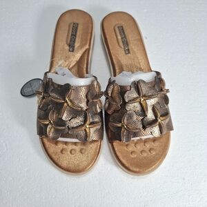Good Choice Metallic Bronze Floral Slide Sandals Comfort Size 8M